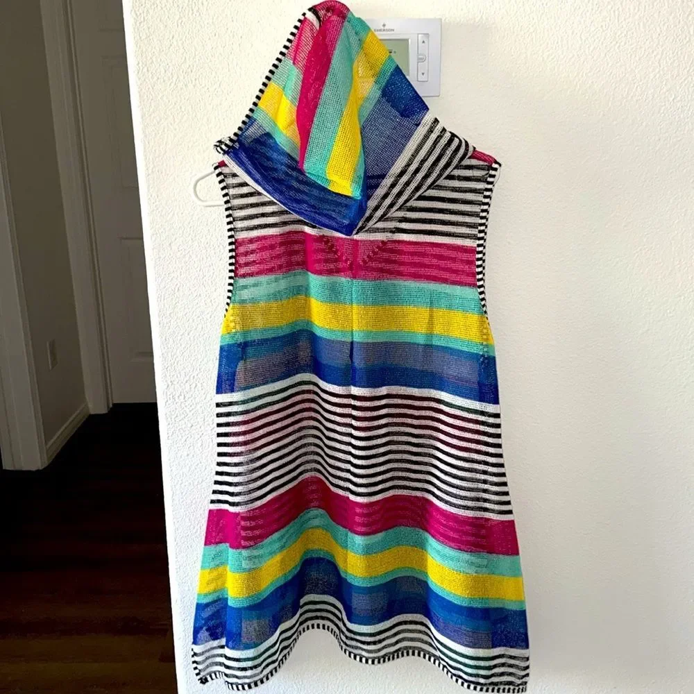 Unbranded vibrant sleeveless